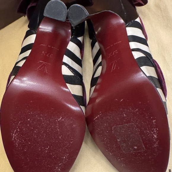 Louis Vuitton Black and White Striped Heels with Velvet Accents size 37.5 - Picture 7 of 8